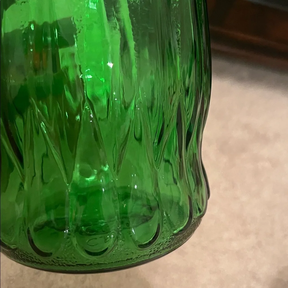 CFG Emerald Green Diamond Textured Vintage Vase